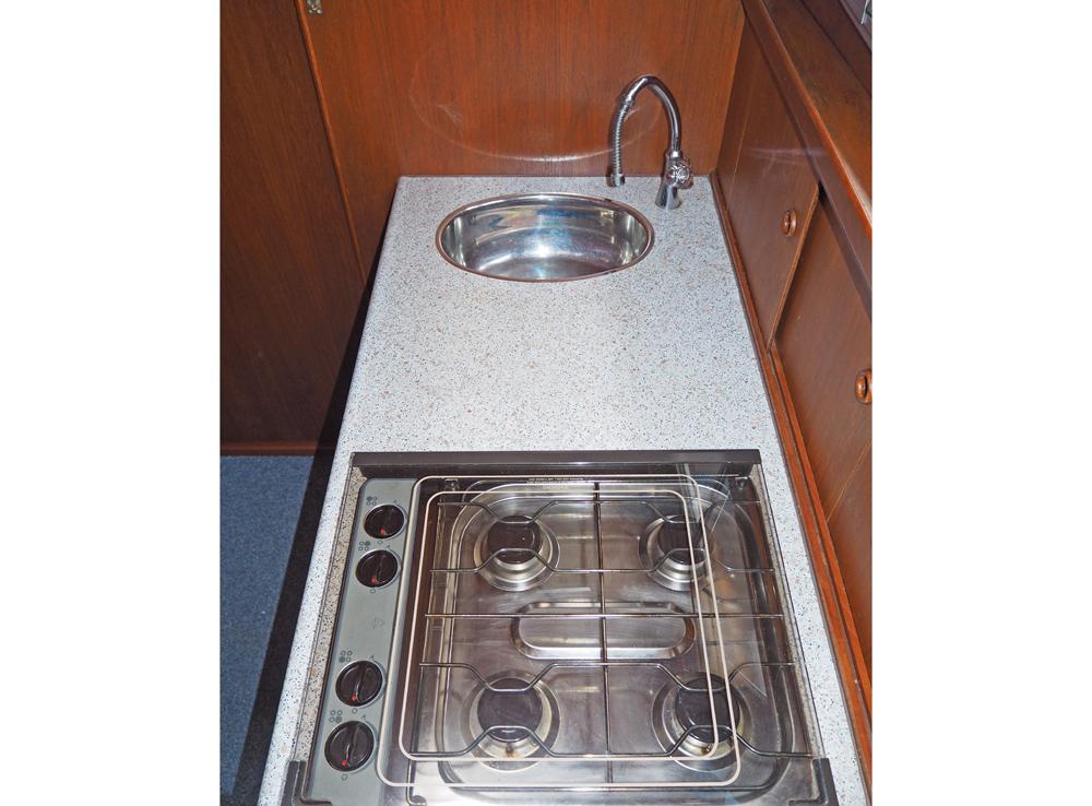 Fore ship, Accommodation